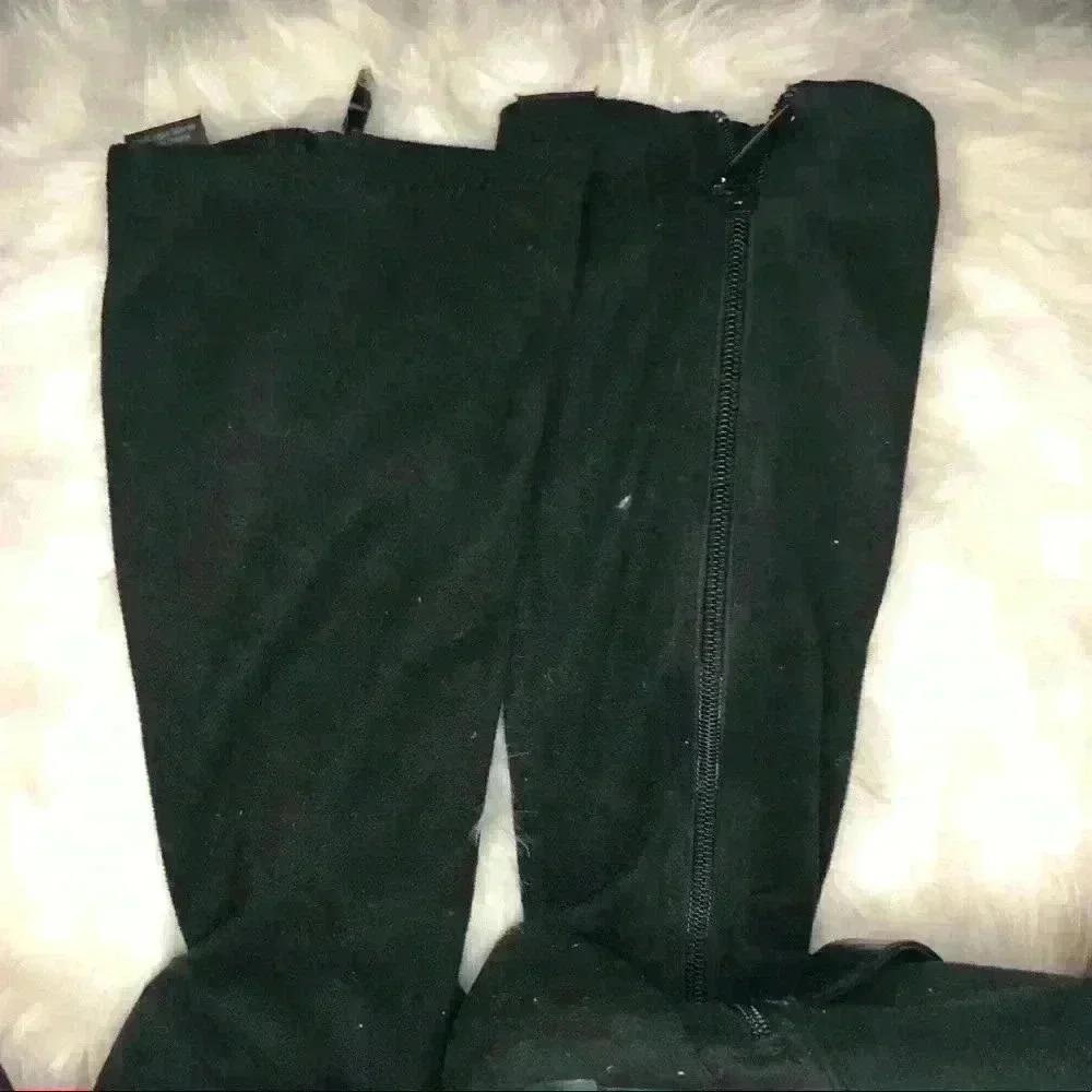 Knee-High Block Heel Boots - Picture 2 of 4